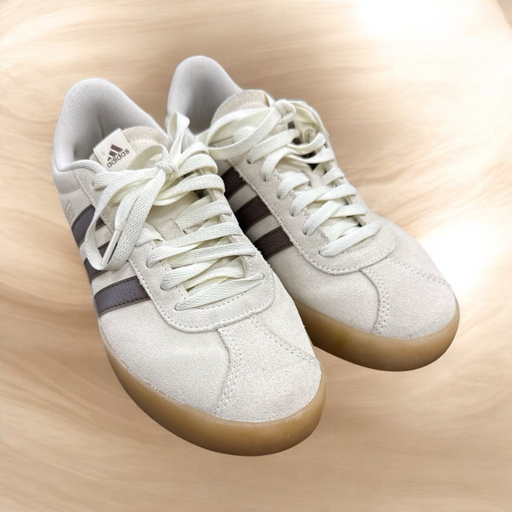 Adidas VI Court 3.0 Sneaker Size 9 - Picture 2 of 5